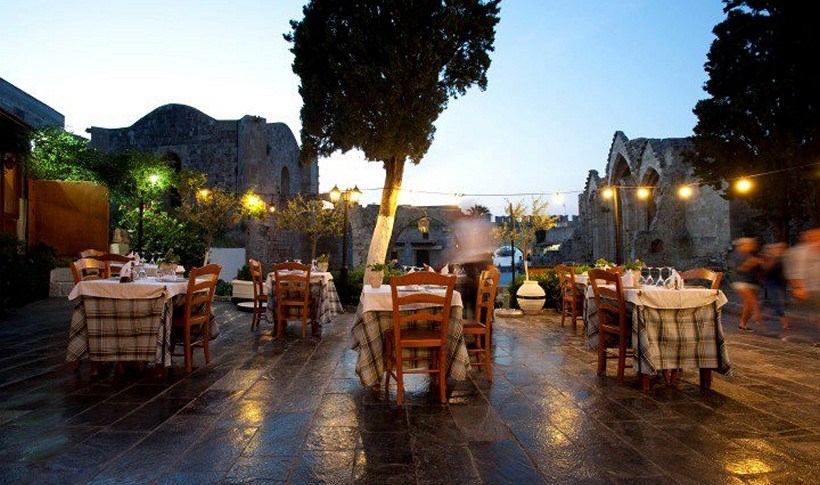 Ρόδος: Γεύμα με τους ιππότες