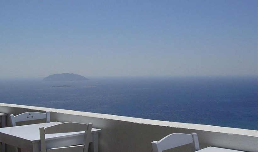 Ανάφη: Γεύμα στην άκρη των Κυκλάδων