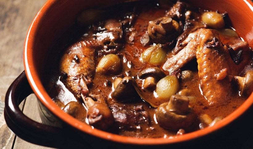 Κόκορας κρασάτος (Coq au vin)