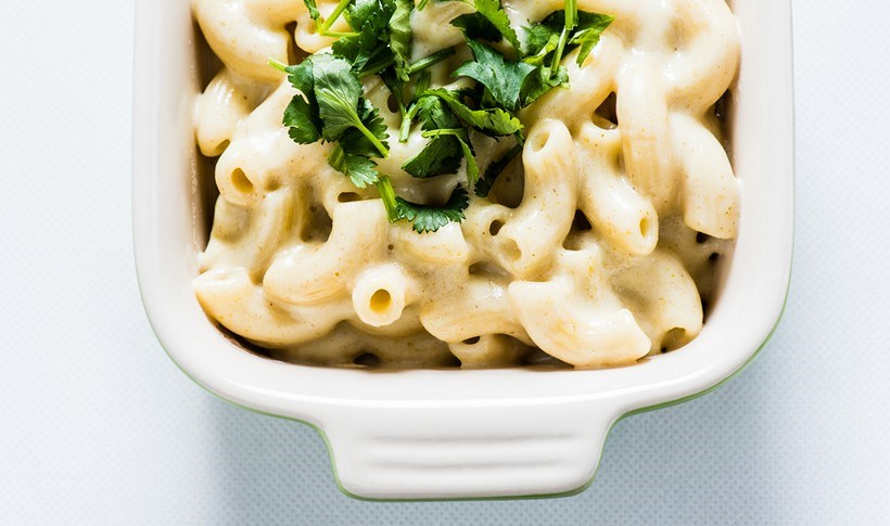 Macaroni με κρεμώδη σάλτσα τυριών και σκόρδου